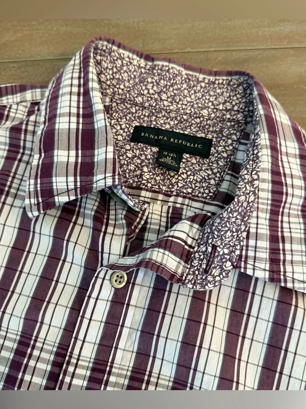 Banana Republic Men’s Button Up Long Sleeve Shirt Sz M Purple White Plaid